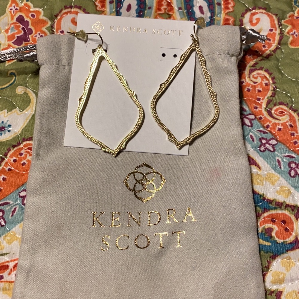 Kendra Scott Sophee Drop Earring in Gold